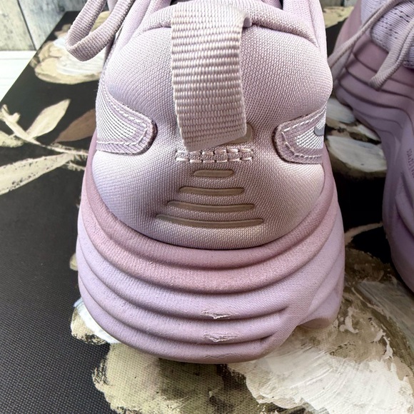 Hoka One One Bondi 8 in Violet Lavender Size 8.5 B. - Picture 6 of 13